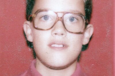 ¡Un niño bizco y delgado ha crecido y se ha convertido en el hombre más guapo del mundo!