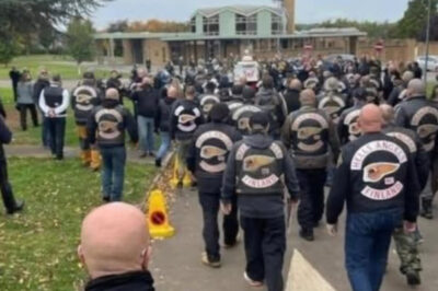 Nadie podría haber predicho la llegada de cincuenta motociclistas al funeral de mi hijo.