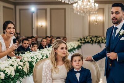 En la boda de mi hermana, ella se burló de mí en su discurso: “Mi hermana es una madre soltera, no deseada por nadie.” La sala se rió. Mi madre añadió: “¡Es un producto usado!” Entonces, el novio se levantó y agarró el micrófono. La sala se congeló.