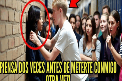 Matón de Escuela Se Mete con la CHICA EQUIVOCADA—10 Segundos Después, Se Arrepiente Para Siempre…