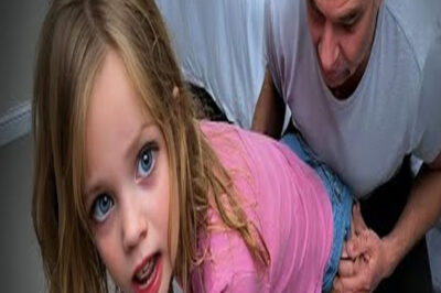 “Por Favor, No Quiero Ir Con Mi Abuelo” — La Maestra Llama Enseguida a la Policía