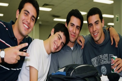 Cuatro amigos desaparecieron en 2004 — uno de ellos envió un mensaje desde una cuenta nueva en 2018