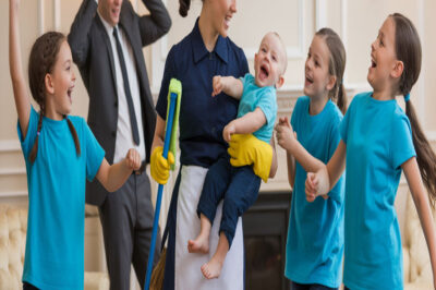 EL BEBÉ DEL MILLONARIO DESPIDIÓ 10 NIÑERAS EN 1 MES, PERO LA EMPLEADA CAMBIÓ TODO CON SUS 3 HIJAS…